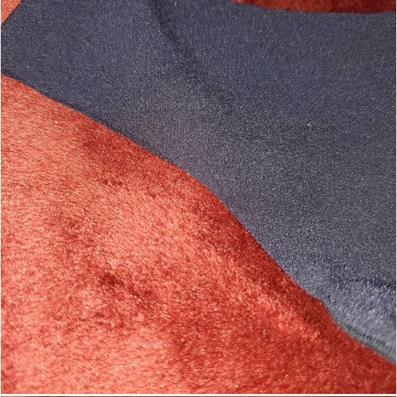 Victoria's Secret No Show Raw Edge Thong Navy Size Extra Small NWT - Picture 8 of 9